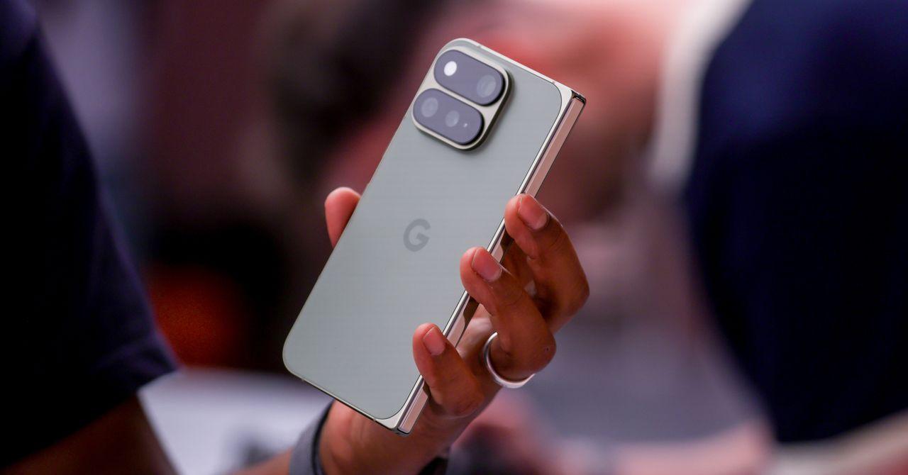 Google Starts Call For Me Experiment Letting Gemini Make Routine Calls on Pixel 11 Series