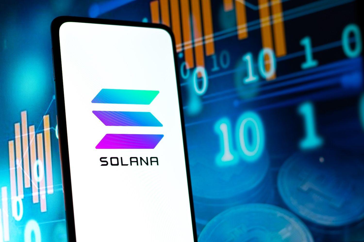 Solana Processes Record 4.2 Billion July Transactions as SOL Reclaims $100