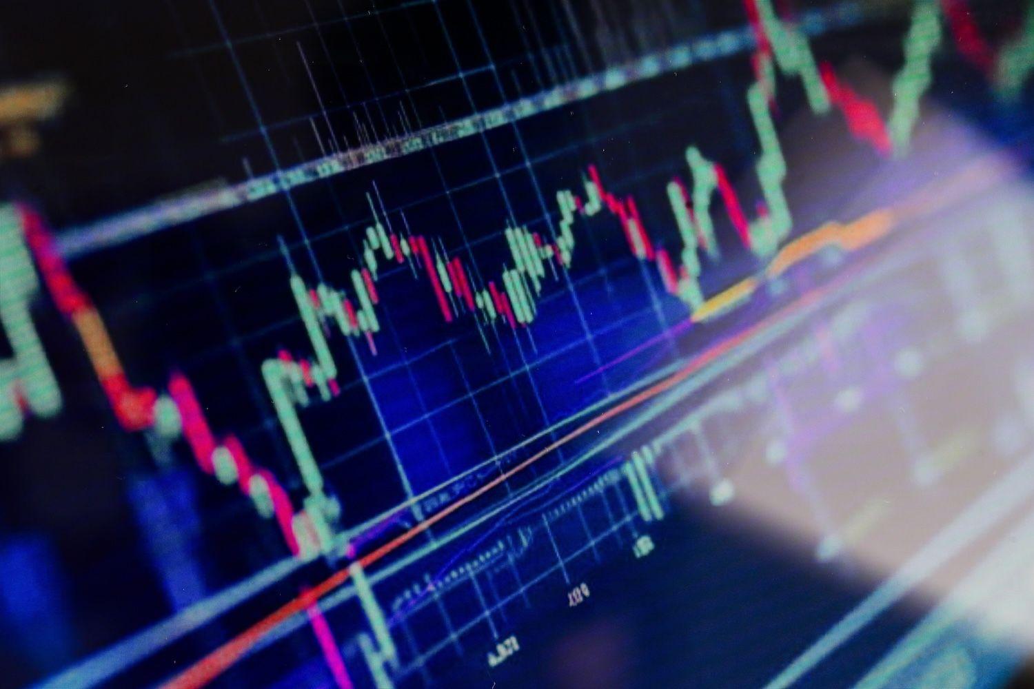 Bitcoin Whales Accumulate 20,000 BTC as US Spot Bitcoin ETFs Add $754.69M Net Inflows