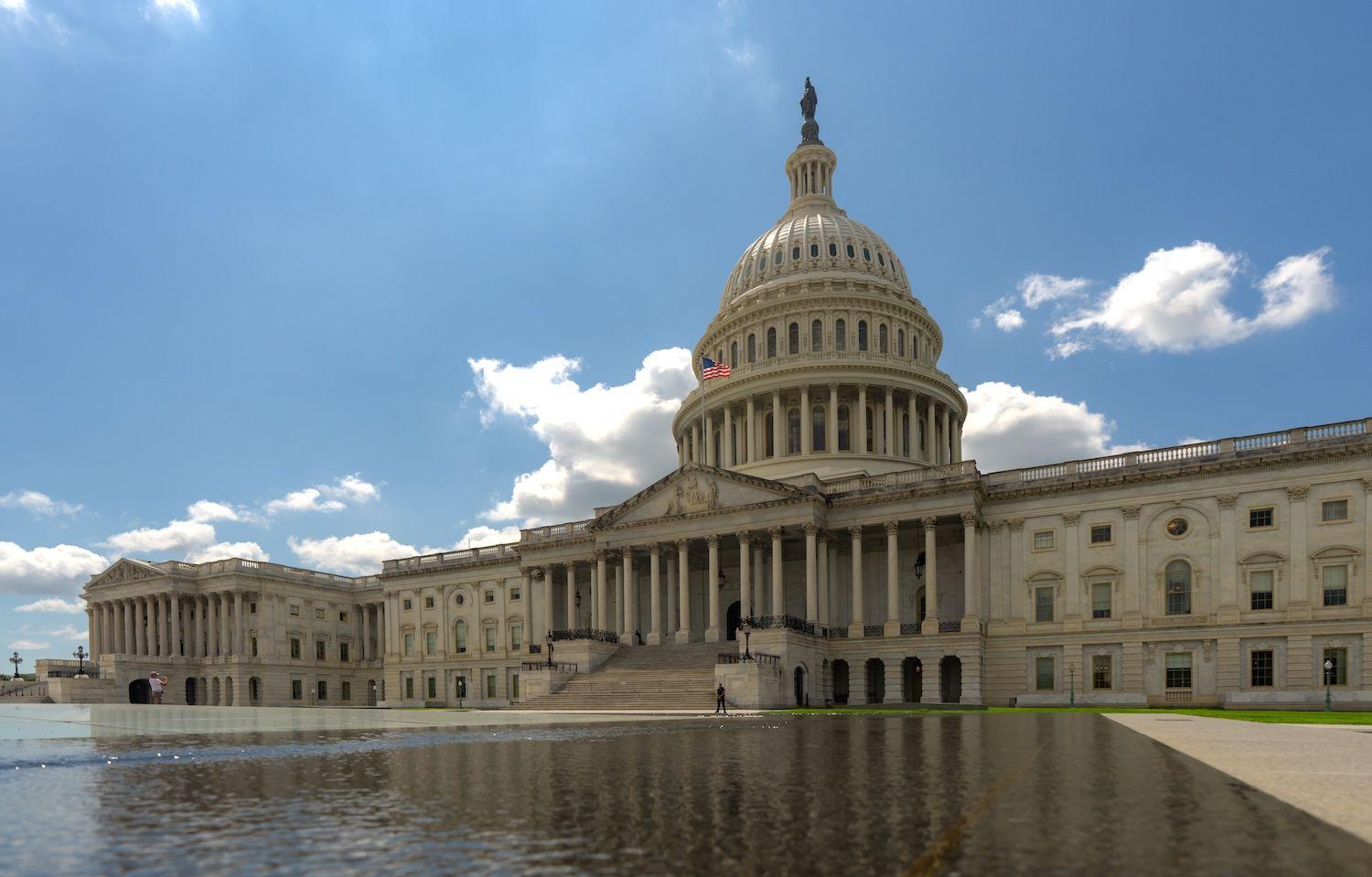 Coinbase CEO Brian Armstrong Backs CLARITY Act Ahead Of US Senate Markup Thursday
