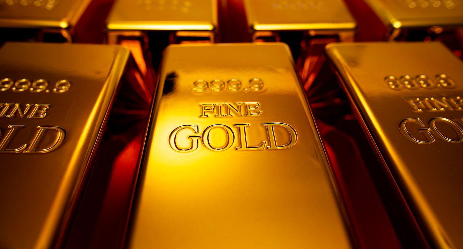 Bitcoin ETFs Set to Surpass Gold as Investor Demand Expands, Seyffart Says