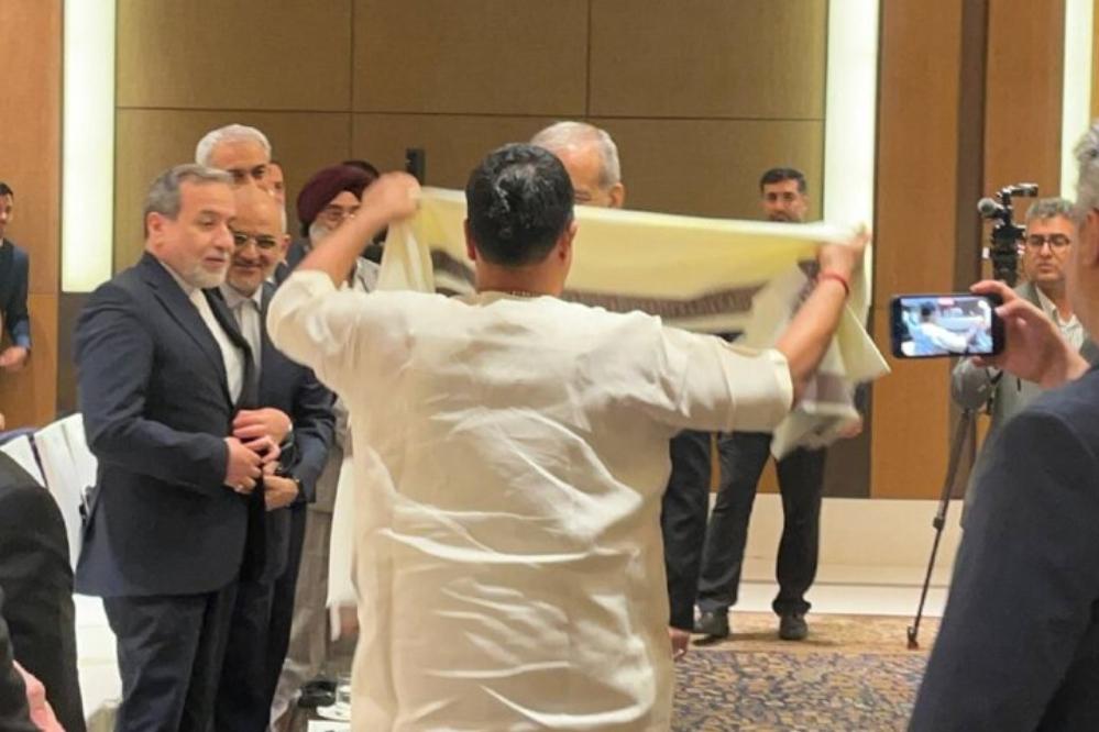 Narendra Modi Holds Talks With Vladimir Putin and Masoud Pezeshkian Ahead of BRICS Summit