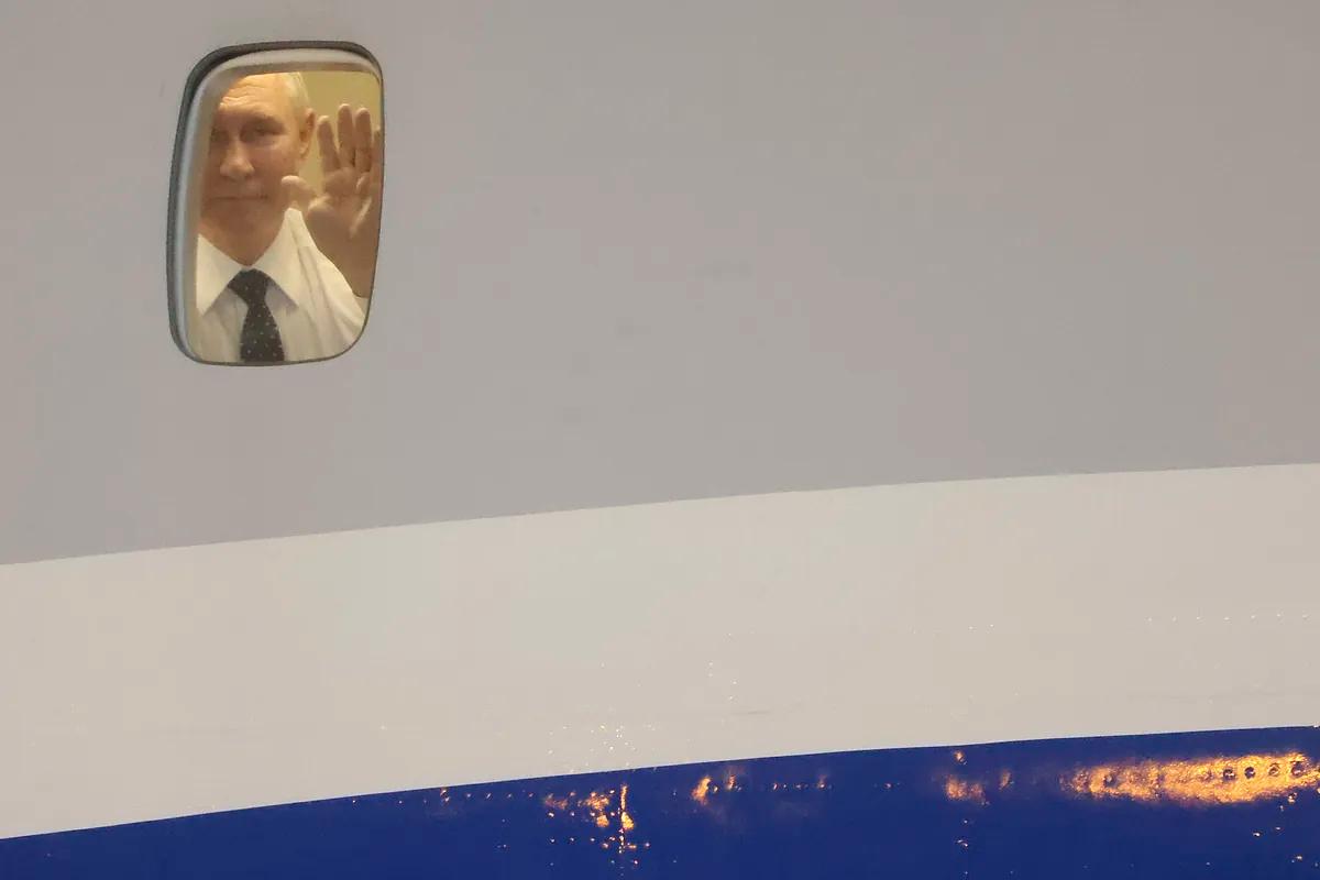 Putin Flies 5,000 Km Detour to Meet Trump in Budapest for Ukraine War Talks