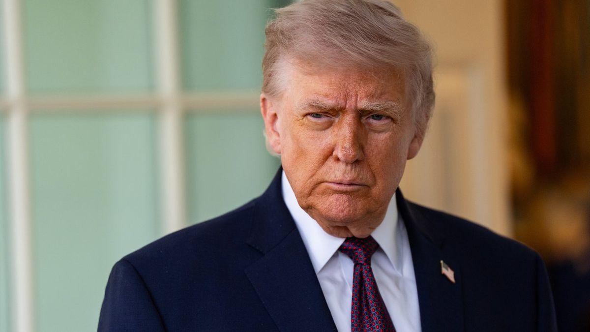 Donald Trump Claims Soda Kills Cancer Cells Because It Kills Grass