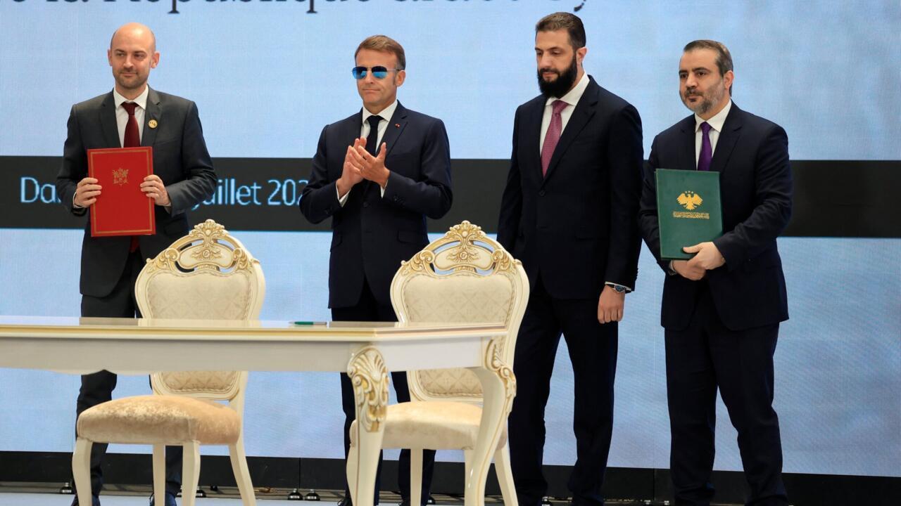 Two Bomb Explosions Injure 18 in Damascus During Emmanuel Macron Visit