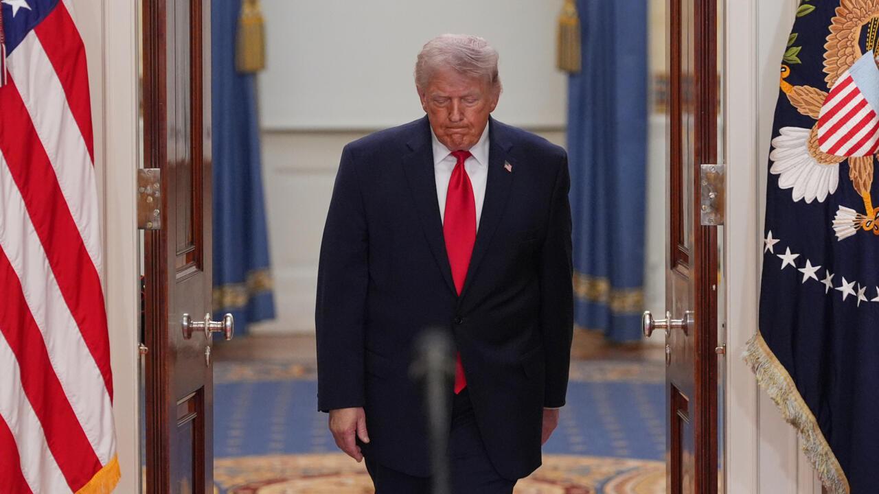 Dozens of Democrats Demand Trump's Removal After Iran Civilization Threat