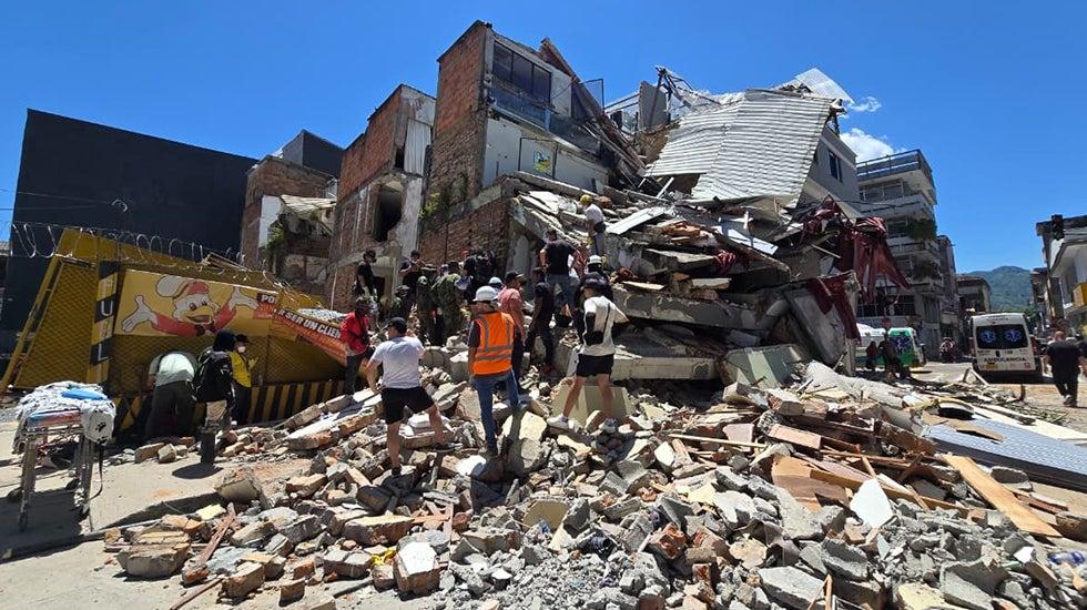 Daniela Largo Pulled Alive From Pereira Rubble After 7.4 Quake
