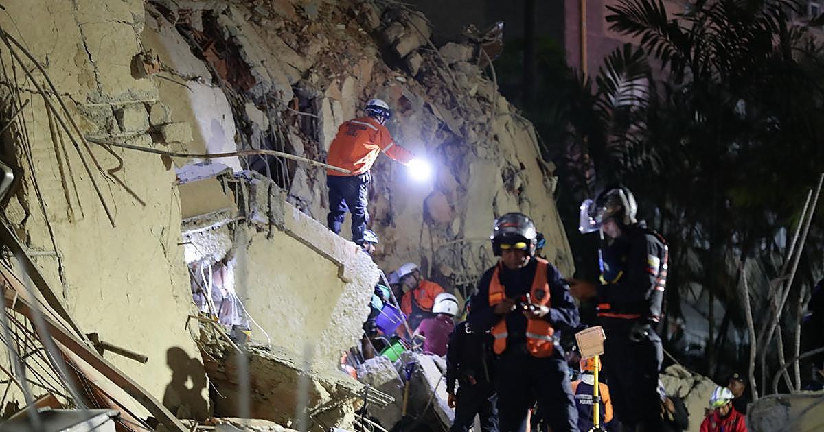 Venezuela Earthquakes Kill At Least 188, Injure 1,500 as Rescuers Search La Guaira