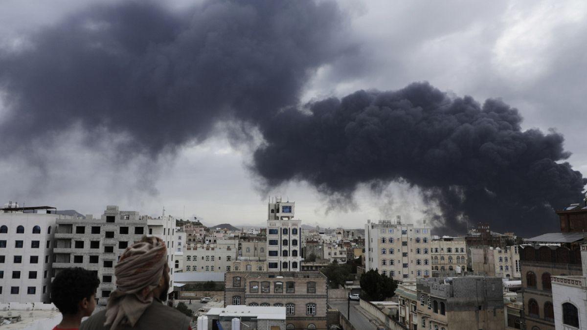 Yemeni Government Forces Bomb Sanaa Airport Runway as Houthis Fire Ballistic Missiles Toward Saudi Arabia