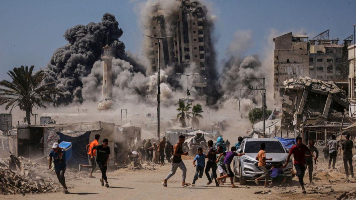 Israel Continues Genocide in Gaza as US Envoys Push Failed Peace Talks