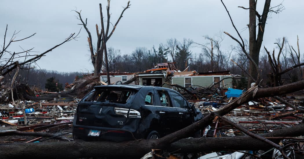 Tornadoes Sweep US Midwest, Kill Married Indiana Couple in Their 80s