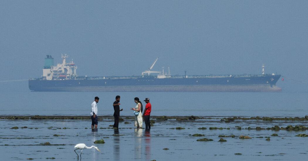 Trump Eases Oil Sanctions on Russia and Iran, Triggers Bipartisan Backlash