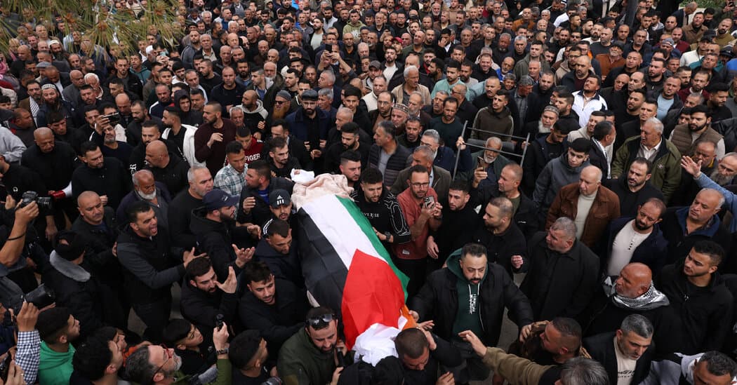 Israel and United States Attack Iran as Trump Seeks to Reassure Americans