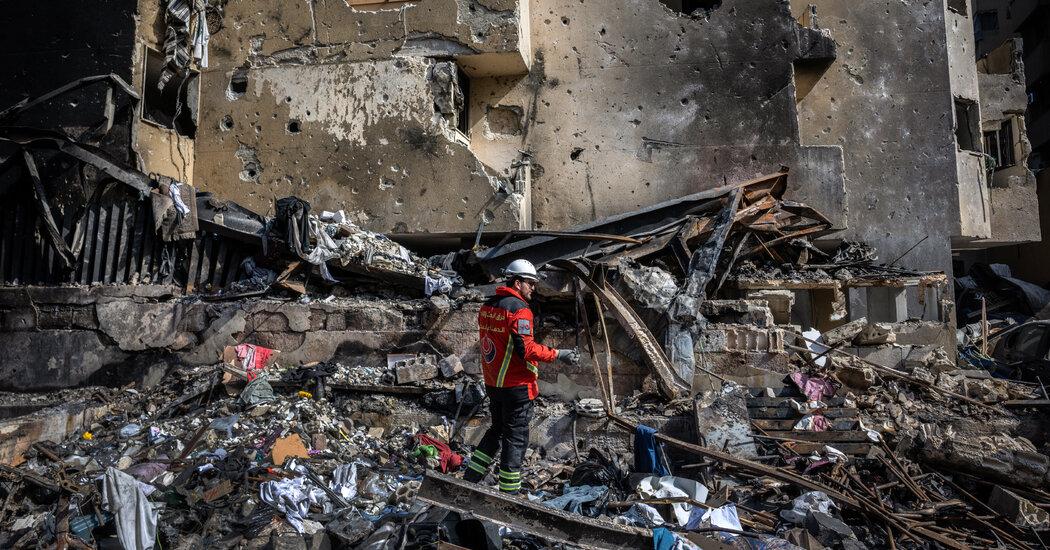 Trump Accuses Iran of Violating Ceasefire as Strait of Hormuz Remains Closed