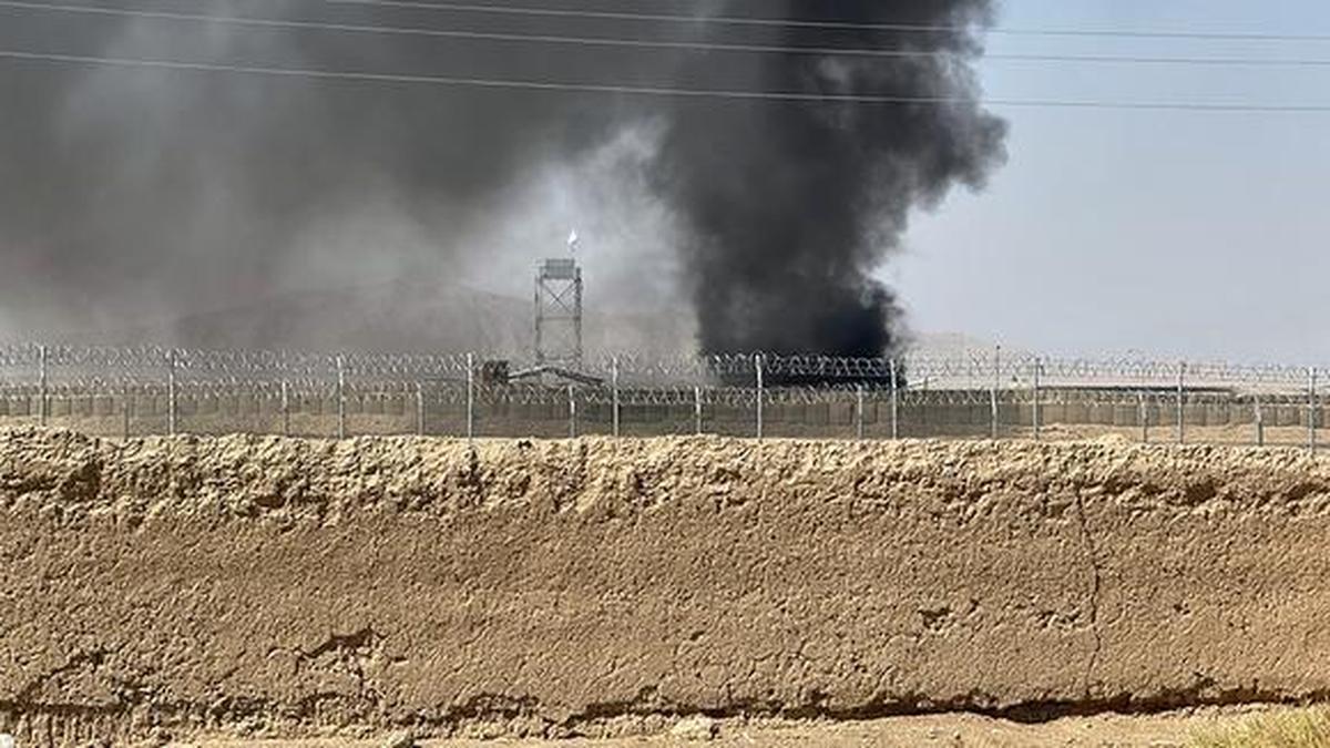 Pakistan and Afghan Taliban Trade Heavy Fire Near Spin Boldak, Kill Four Civilians as Residents Flee