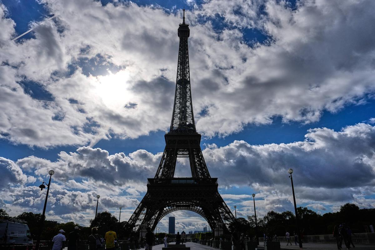 Eiffel Tower Director Patrick Branco Ruivo Quits After Excluding Women Staff During BAPS Visit