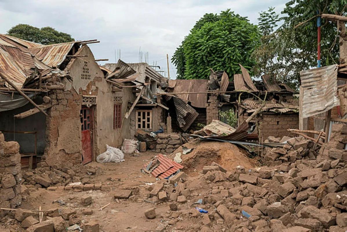 Rwanda-Backed M23 Rebels Advance on Uvira, Forcing 200,000 to Flee and Driving Congolese Soldiers Into Burundi