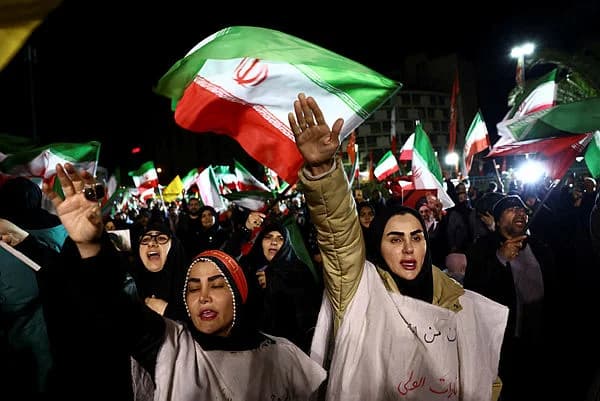 Trump weighs deploying thousands of US troops to the Middle East as Iran war escalates