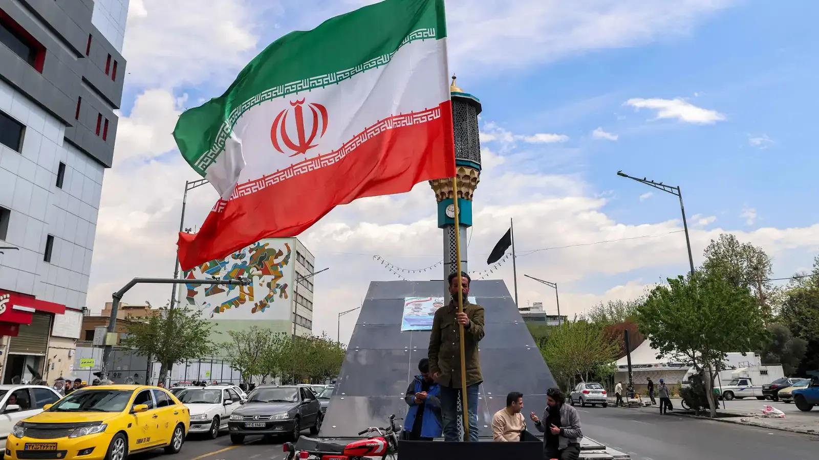 Iran Cuts All Diplomatic Ties with US as Trump Deadline Looms