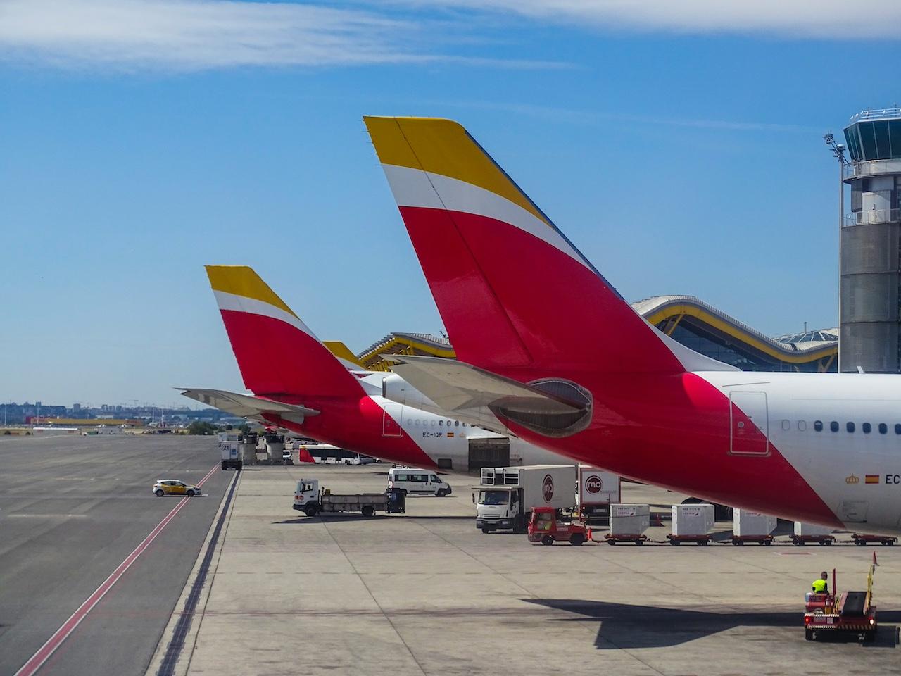 Venezuela Revokes Permits of Six International Airlines After They Halt Flights Following U.S. FAA Airspace Warning
