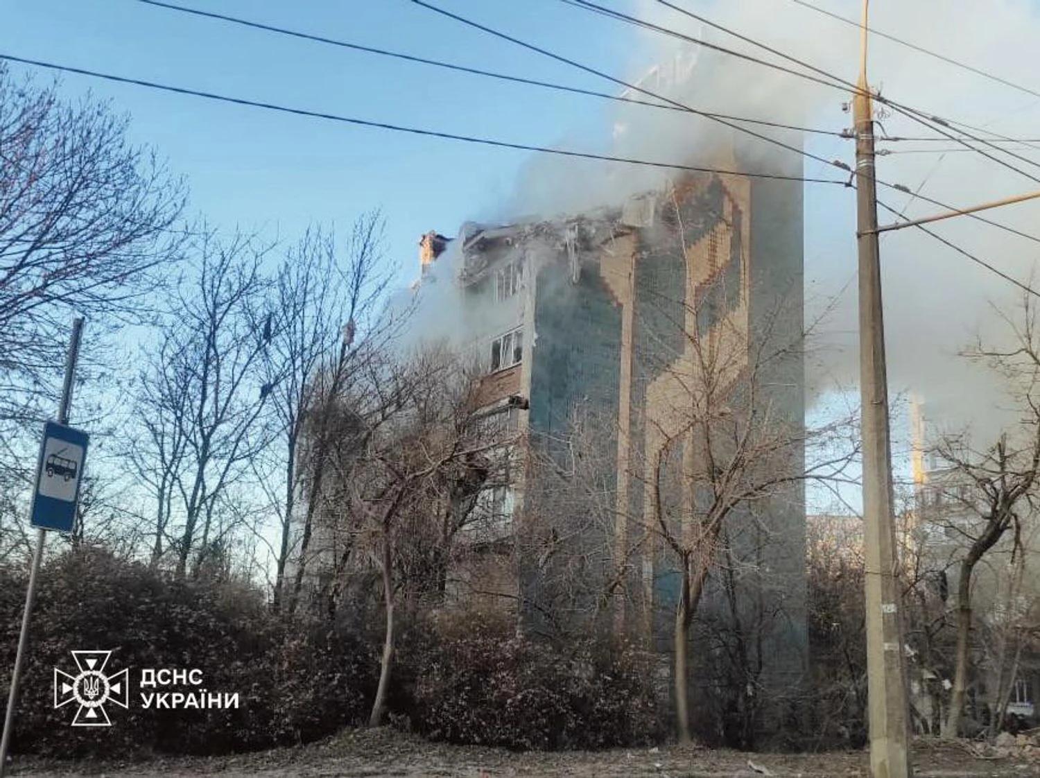 Russia Massacres Nine in Overnight Drone-and-Missile Strike on Ternopil Apartment Blocks