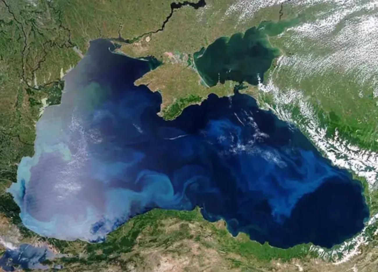 Russian Drones Attack EMIL Cargo Ship Near Odesa, Fire Disables Maneuvering