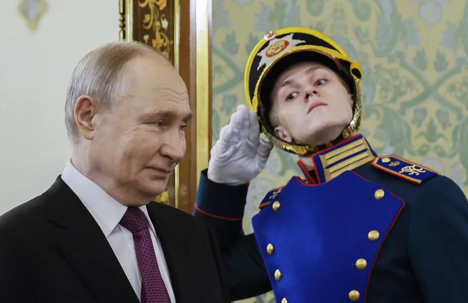 Putin Rise Book by Roman Badanin and Mikhail Rubin Wins Prix Strasbourg in France