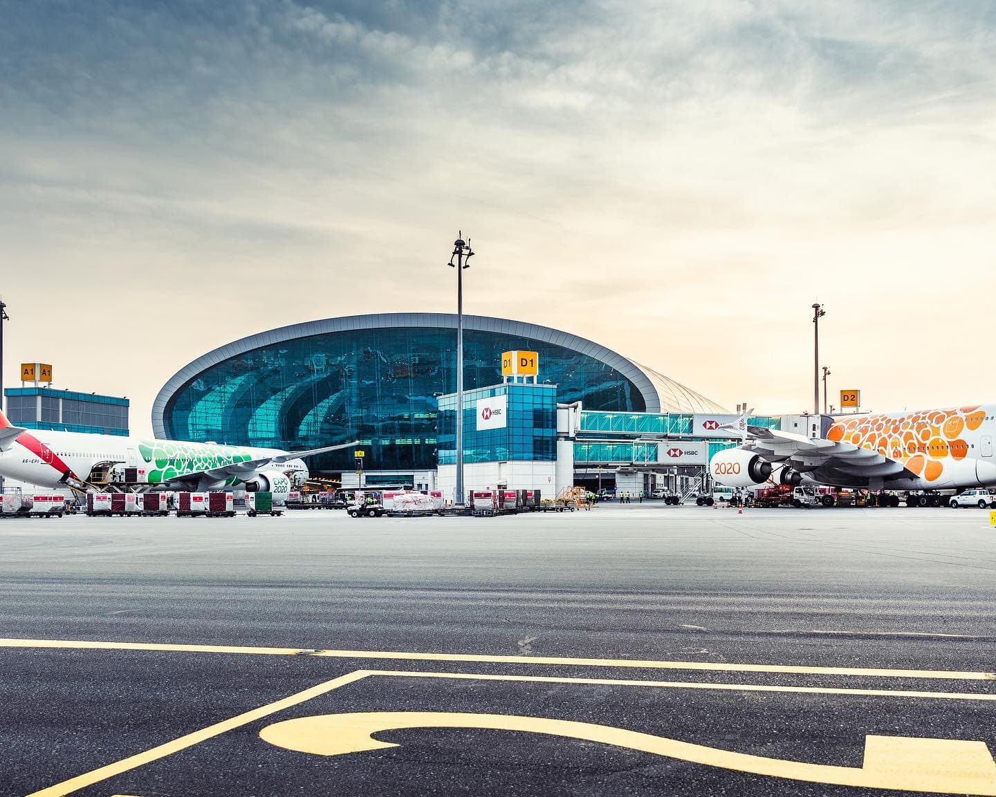 Iran Attacks Dubai Airport With Missiles and Drones, Forces Brief Closure