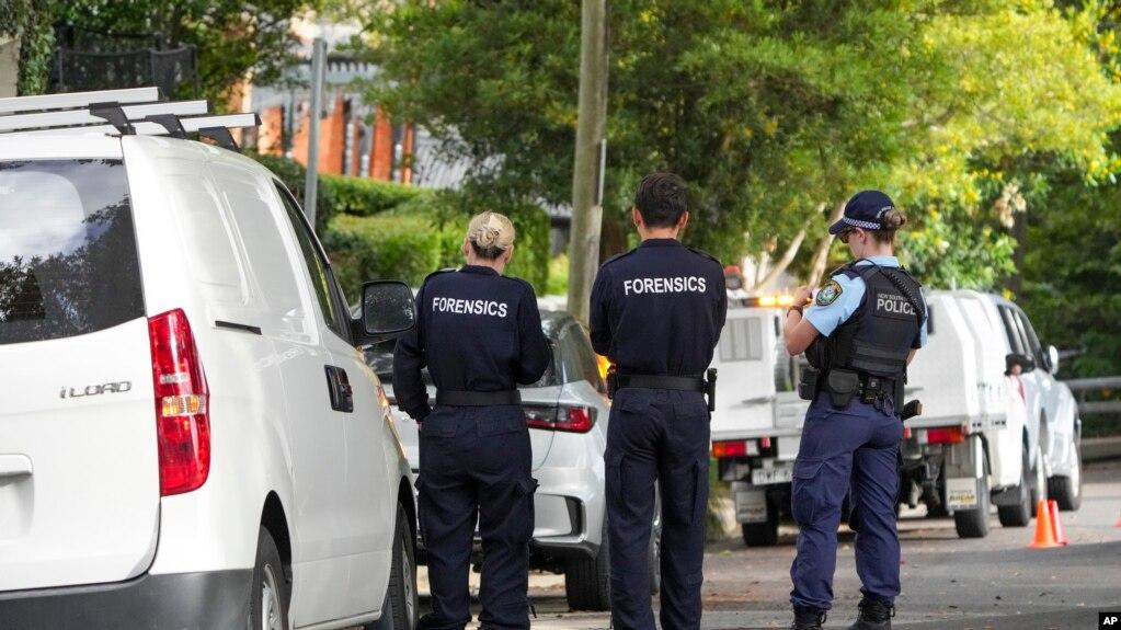 Australia Cancels Visa, Moves to Deport British Neo-Nazi After Police Seize Swastika Swords