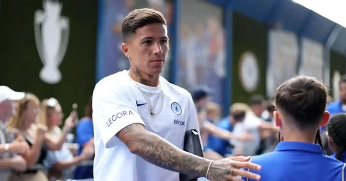 Fulham Fans Boo Enzo Fernandez as Chelsea Sub Announced at Craven Cottage