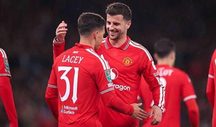 Brighton & Hove Albion Beat Manchester United 3-2 After 2-0 Lead At Old Trafford