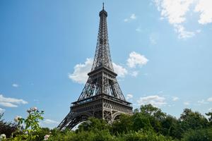Eiffel Tower Staff Strike After BAPS Visit Excludes Female Workers in Paris