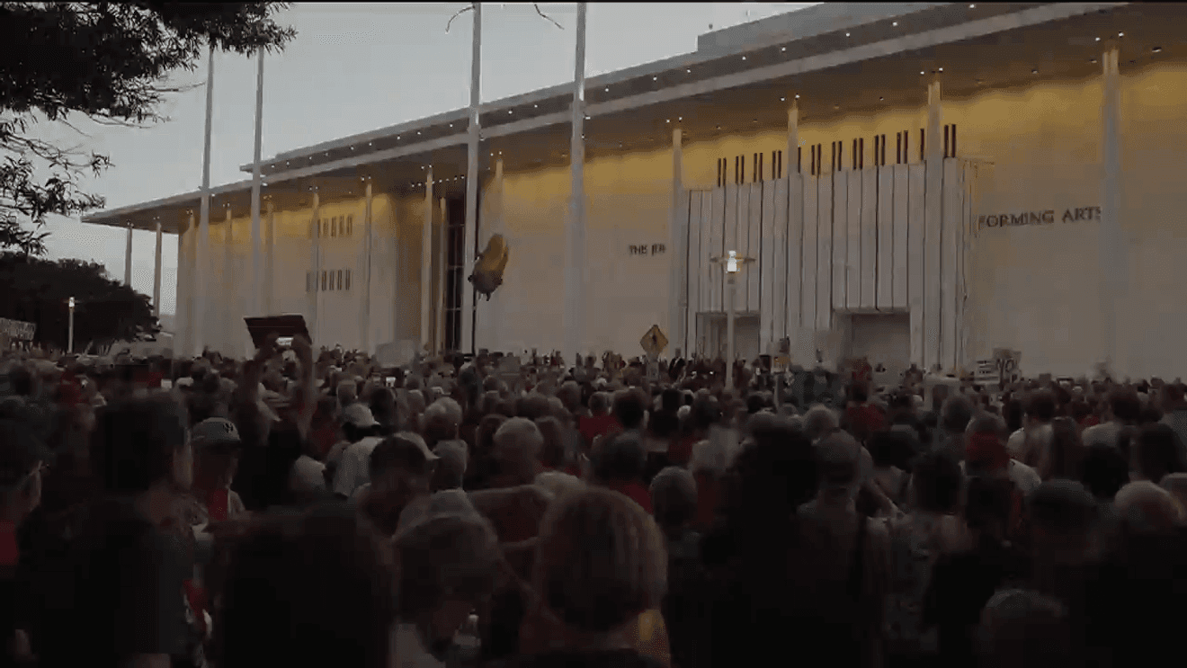 Thousands Form Human Chain Outside Kennedy Center After Donald Trump Threatens Demolition