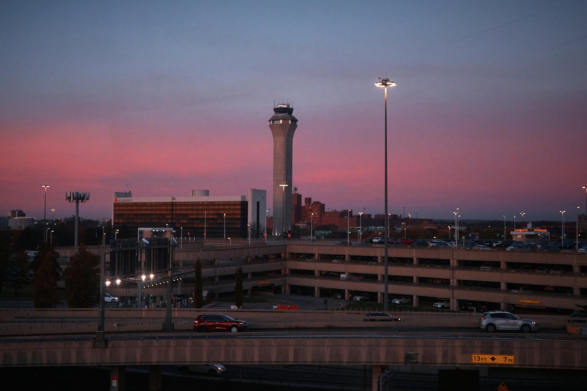Congress Blocks Shutdown Deal as FAA Forces Airlines to Cut Up to 20% of Flights