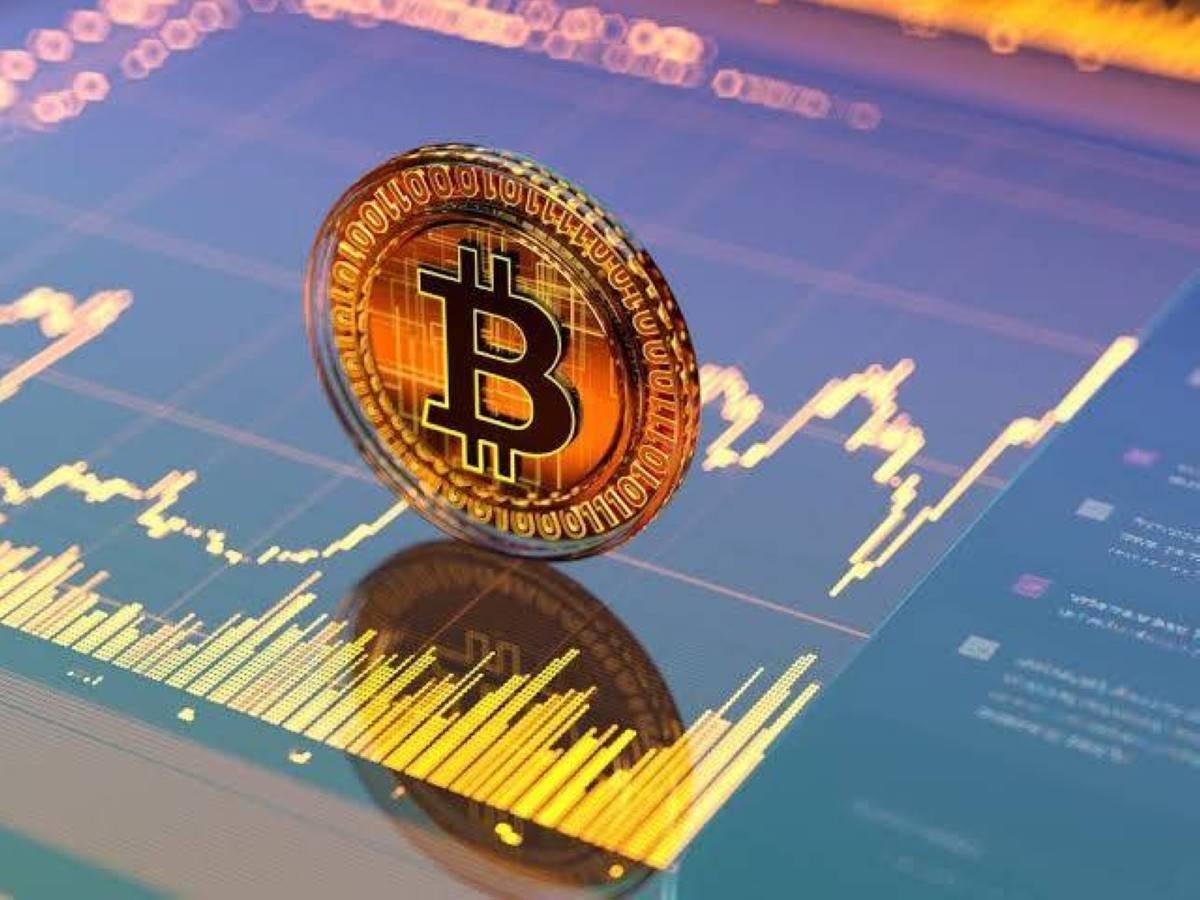 Bitcoin Slips Below $83,000 as U.S. Yields, Oil, Dollar Rise After Iran Attack Options Report