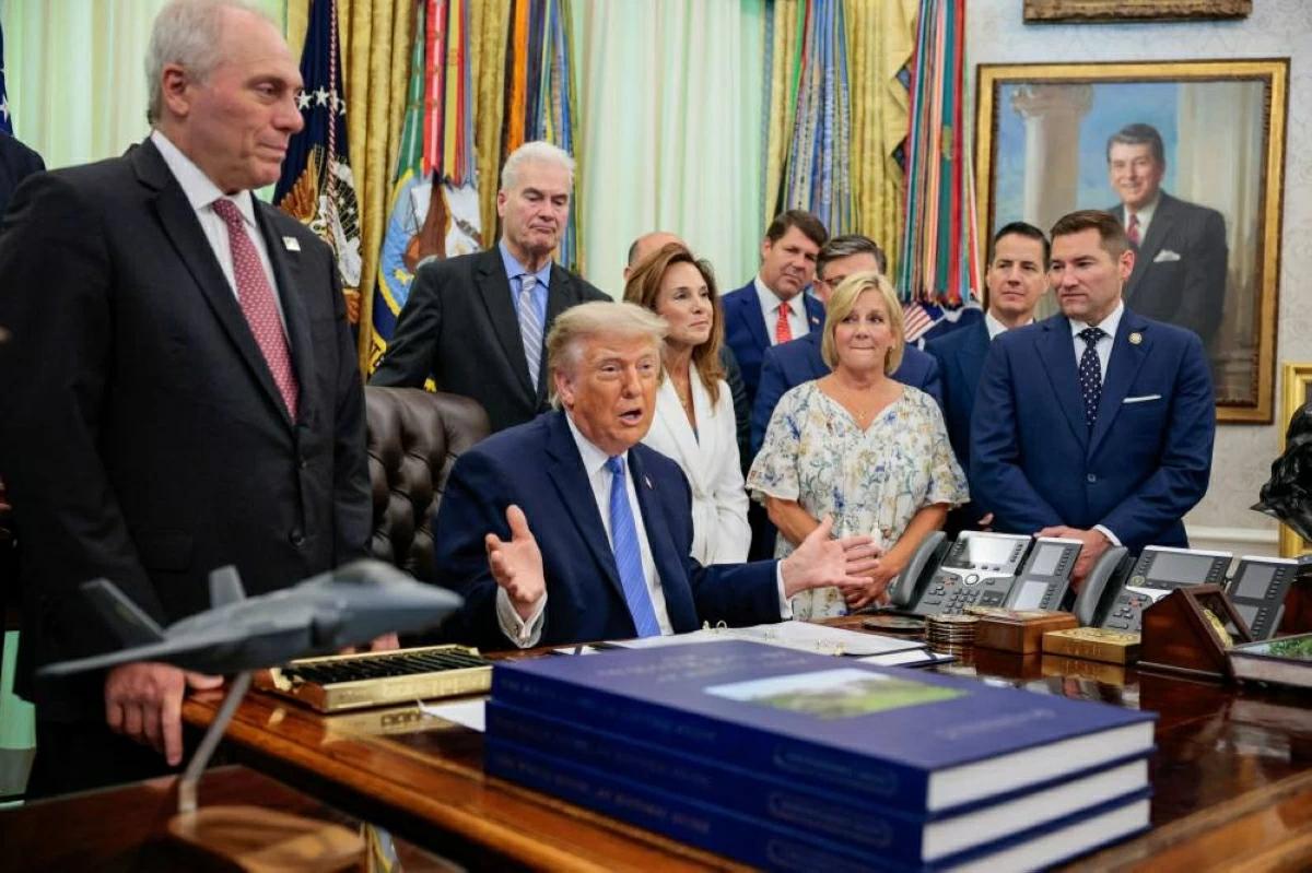 Trump Says Iran Leaked False Information as US-Iran Deal With Pakistani Mediation Emerges