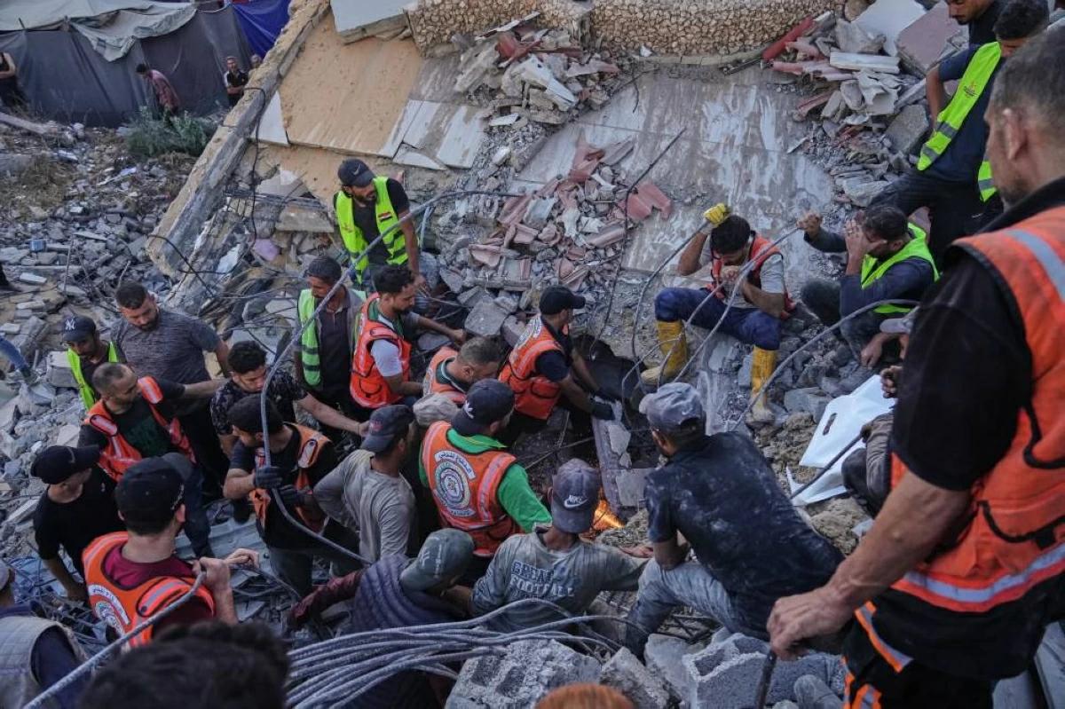 Israeli-Hit Gaza City Building Collapse Kills At Least 16 Palestinians, Civil Defence Says