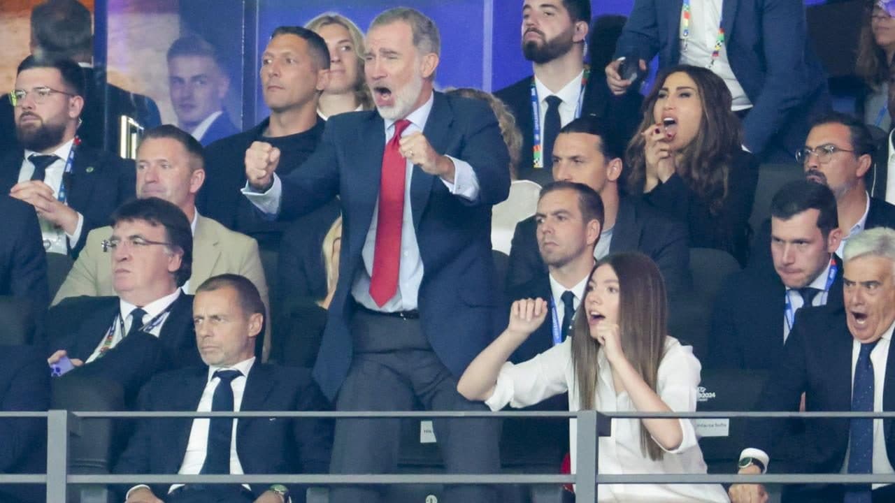 Mexico's President Claudia Sheinbaum Invites Spain's King Felipe VI to World Cup