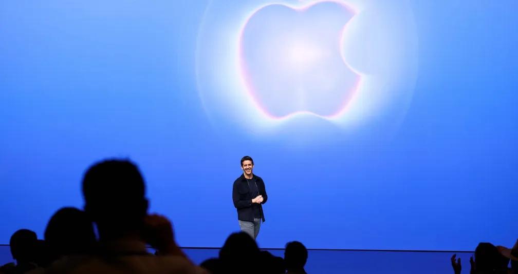 Apple Unveils Apple Watch Series 12 Audio Intelligence With Live Rewind And Siri Recap