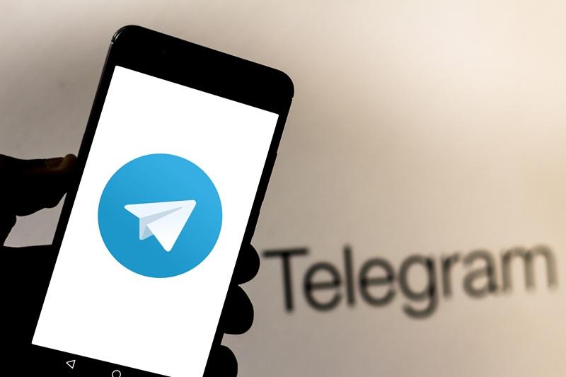 Kremlin Throttles Internet Access, Leaving Russians Cut Off From Telegram Air Raid Alerts