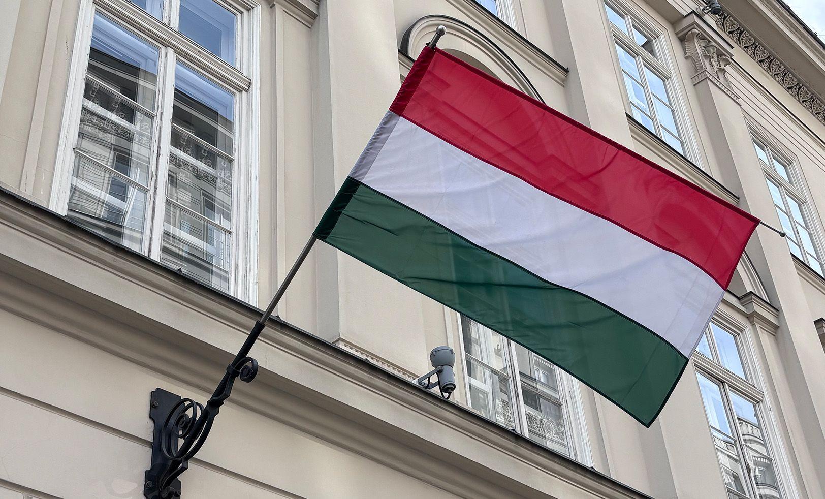 Péter Magyar Defeats Viktor Orbán, Wins Two-Thirds Majority in Hungary