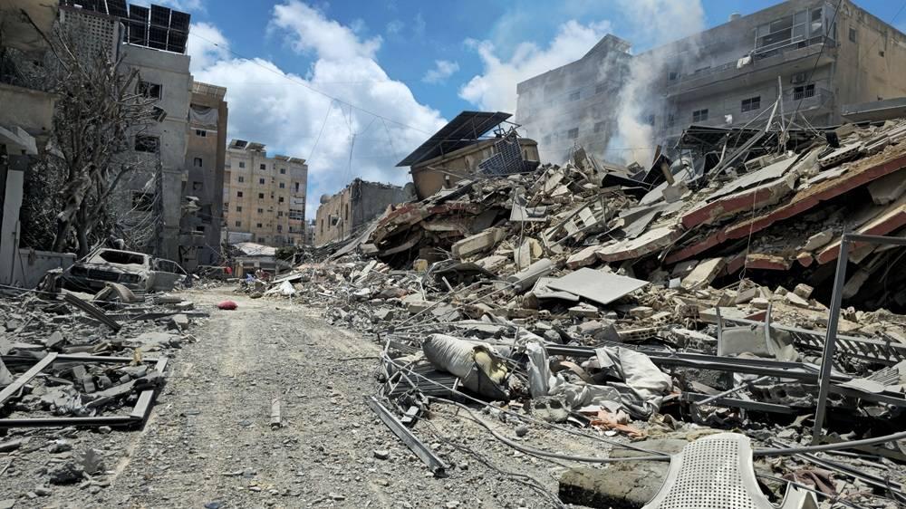 Israeli Airstrikes in Southern Lebanon Kill 4,304, Injure 12,203 Since Last March