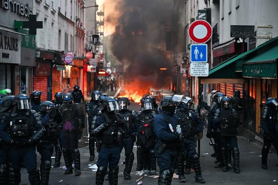 Marine Le Pen’s National Rally Profits From France Riots as Macron Faces Criticism