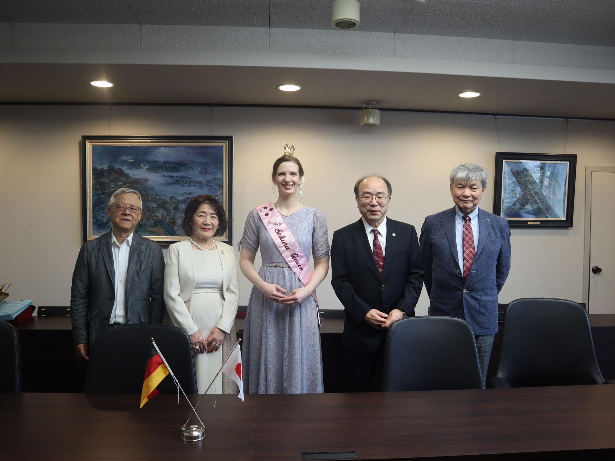 Denise Duch Visits Kobe University as Hamburg Cherry Blossom Queen for Japan-Germany Cultural Exchange