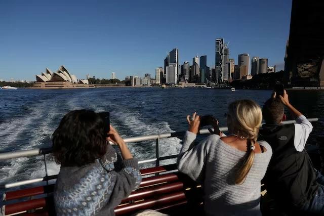 Tony Burke Tightens Australia Student And Working-Holiday Visa Rules, Limits Dependants