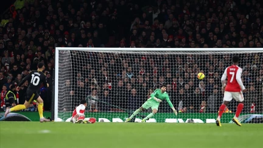 Richarlison scores stoppage-time equalizer as Tottenham draw at Anfield