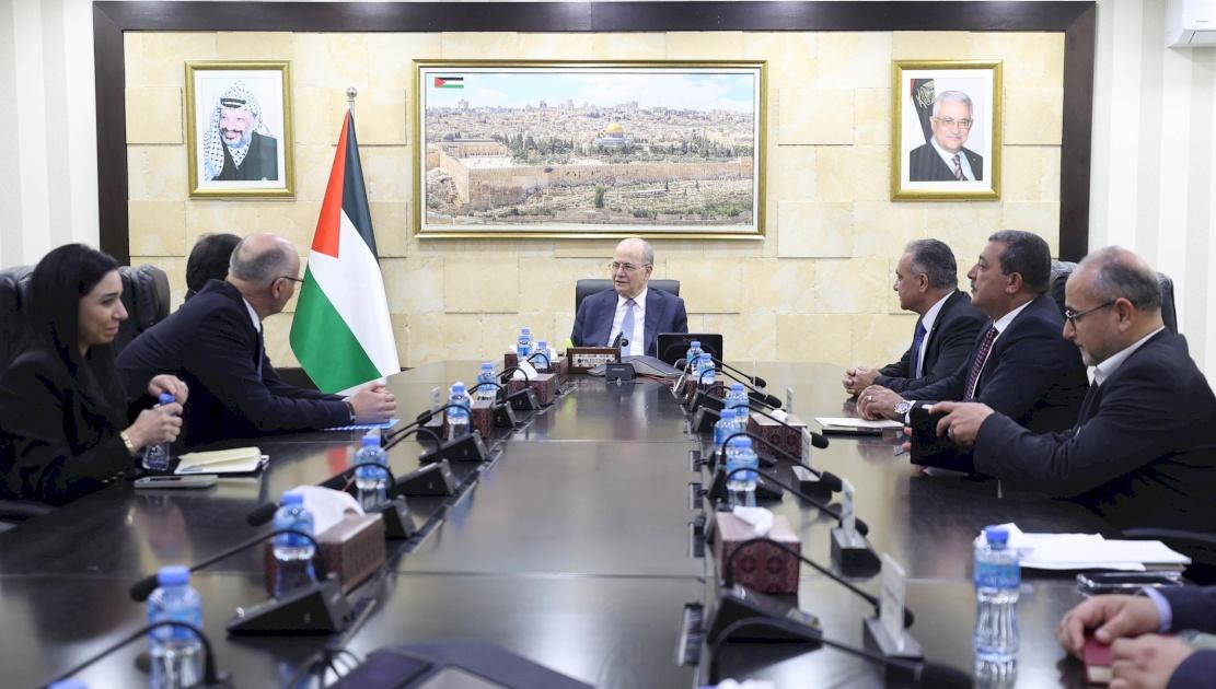 Muhammad Mustafa Meets IFC Regional Director Aftab Ahmed in Ramallah to Expand Palestine Investment Programs