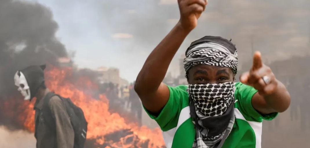 Kenya Protests Kill Two as Trump Ebola Quarantine Plan for Laikipia Air Base Is Suspended