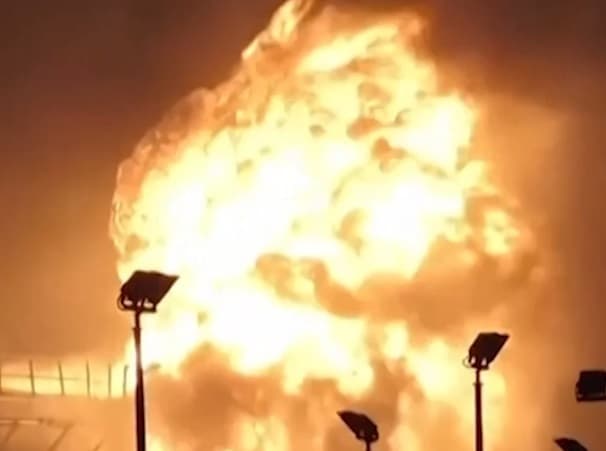 Iran Strikes Muharraq Fuel Tanks Near Bahrain Airport, Triggering Blaze; Bahrain Orders Residents Indoors