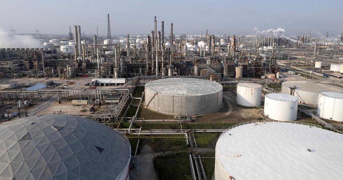 Trump Extends Ten-Day Ultimatum Demanding Iran Reopen Strait of Hormuz for Tanker Exits